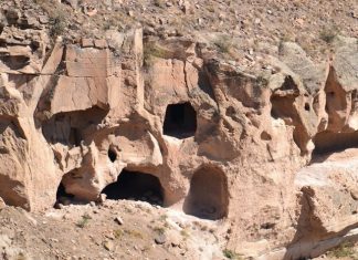 Azak Kalesi Kuşatması Şiddetli Çatışmalar ve Müslüman Gazilerin Direnişi